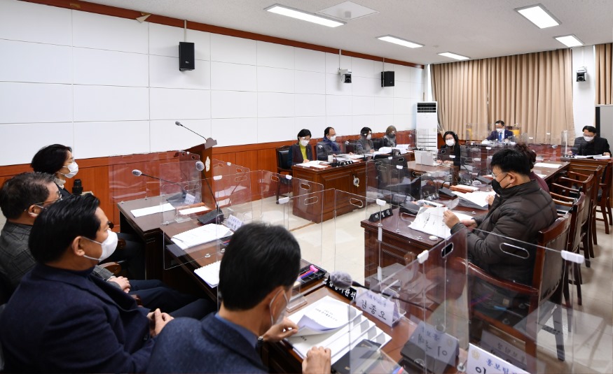 1.29.(금) 2020. 청주시의회 연구단체 연구활동 결과보고 성료 사진.jpg