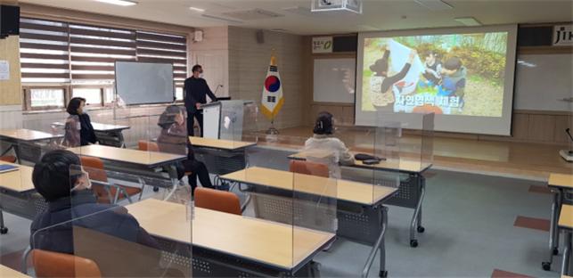 2.4.(목) 김은숙 의원 농촌체험활동 홍보동영상 시연 참여 사진2.jpg