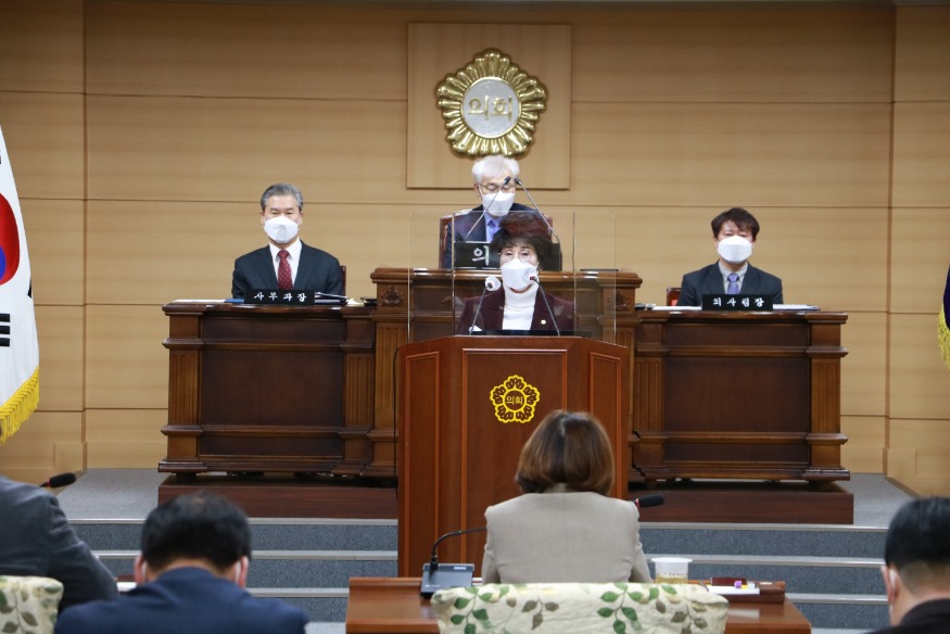 5분 발언 사진(박순화 의원님).jpg