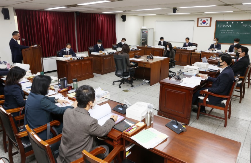 5 221114- 제405회 정례회 교육위원회 행정사무감사(충주,제천,보은, 옥천교육지원청) (1).JPG